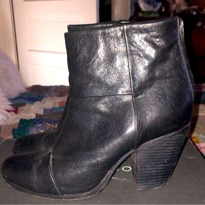 Rag and Bone Classic Newberry Style Black Boot w/heel